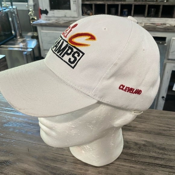 Cleveland Cavaliers 2016 NBA Champions Hat - Picture 6 of 6